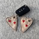 1 Schlüsselanhänger Herz mit Herzen bestickt